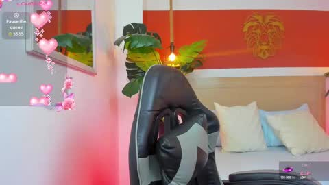 Snapshot of kitty_sweeety_ chatting on October 2025 08:32:02 PM K I T T Y online show from October 2025 08:32:02 PM