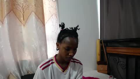 Snapshot of kittyfay_ chatting on April 2026 12:14:02 PM Fay online show from April 2026 12:14:02 PM
