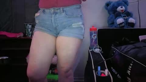 Snapshot of kittykat_1999 chatting on February 2026 06:06:01 AM kittykat 1999 online show from February 2026 06:06:01 AM