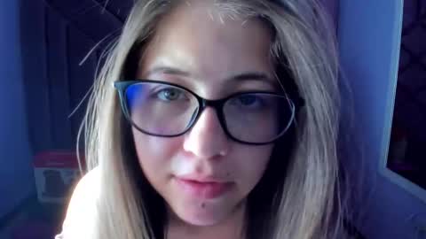 Sarah online show from May 2026 03:52:01 PM