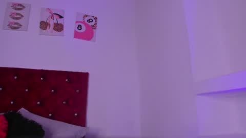 Snapshot of kittystar18 chatting on June 2026 06:03:01 PM kitty online show from June 2026 06:03:01 PM