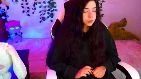 Kittyuwu  online show from October 2025 06:16:02 PM