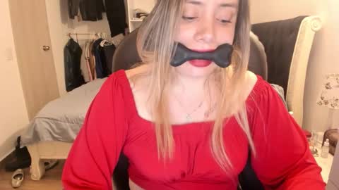 kittywantslove23 online show from September 2025 12:00:02 AM