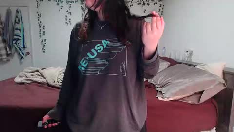 Kittyymaze online show from December 2025 12:55:01 PM