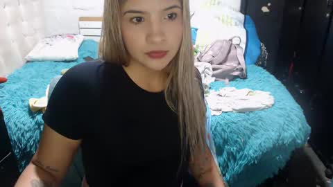 kittyzevee_ online show from September 2025 10:25:01 PM