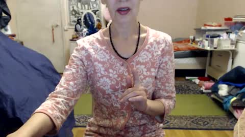 KiuminBerry online show from December 2024 12:45:02 PM