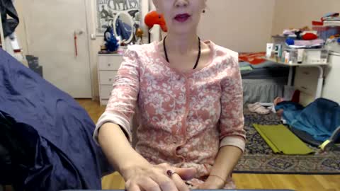 KiuminBerry online show from February 2025 01:05:01 PM