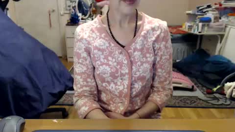 KiuminBerry online show from March 2025 01:38:02 PM