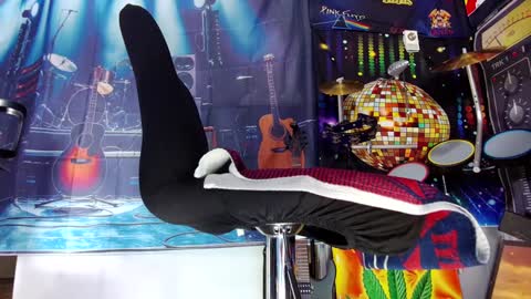 Snapshot of kiveuxmakeu chatting on January 2025 06:20:01 PM kiveuxmakeu online show from January 2025 06:20:01 PM