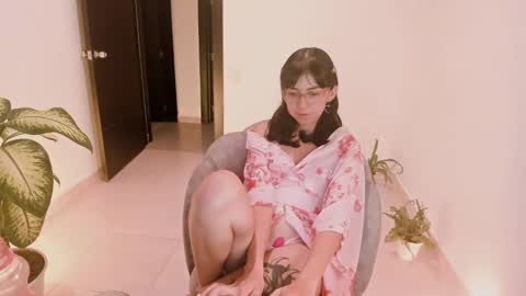 Little piece of fruit online show from December 2024 03:25:02 AM