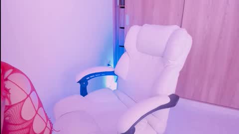 Snapshot of kiwi____ chatting on February 2026 08:38:01 PM Little piece of fruit online show from February 2026 08:38:01 PM