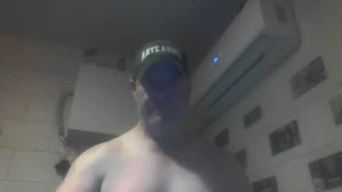 Snapshot of kiwiguy19773 chatting on May 2026 06:52:01 AM kiwiguy19773 online show from May 2026 06:52:01 AM