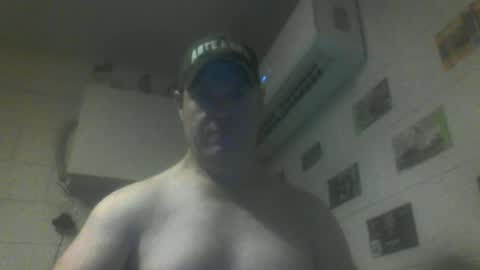 Snapshot of kiwiguy19773 chatting on June 2026 06:48:02 AM kiwiguy19773 online show from June 2026 06:48:02 AM