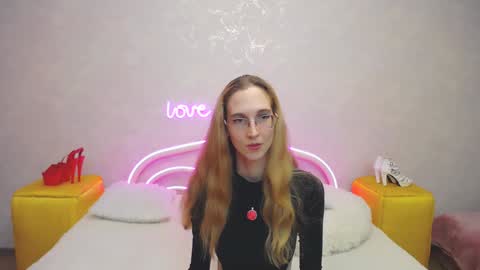 Klary online show from January 2025 11:34:02 AM