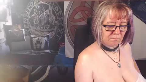 Snapshot of kleiner_teufel chatting on June 2026 04:25:02 AM Michelle online show from June 2026 04:25:02 AM