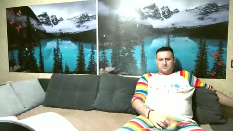 Kleosnow online show from September 2025 06:13:02 PM