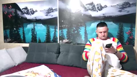 Kleosnow online show from October 2025 09:43:01 AM