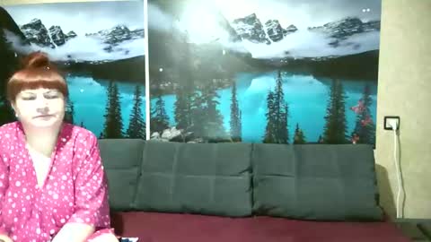 Kleosnow online show from November 2025 09:39:01 AM