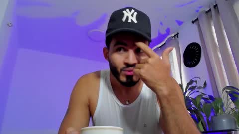 Snapshot of klinsmannwalton chatting on March 2026 12:01:02 PM klinsmannwalton online show from March 2026 12:01:02 PM