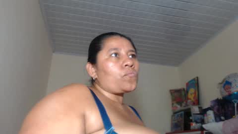 Kloe online show from October 2025 08:40:01 PM