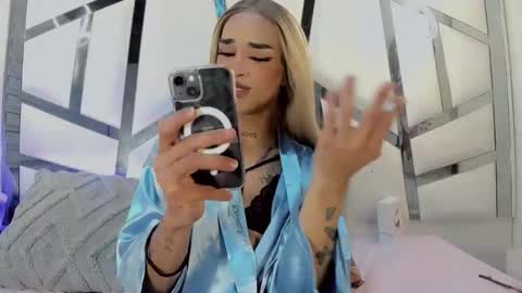 Snapshot of kloe_hh chatting on February 2026 08:02:02 AM Kloe online show from February 2026 08:02:02 AM