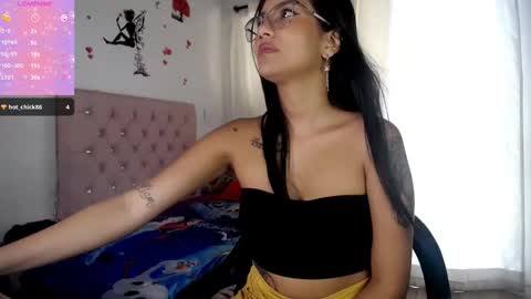 Valen online show from February 2025 06:24:01 PM