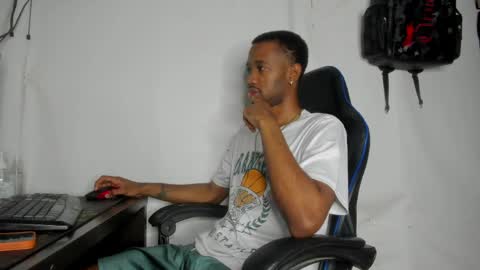 kofi online show from May 2026 09:01:02 PM