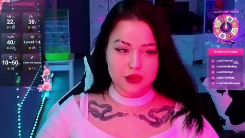 Mia online show from December 2024 10:06:01 PM