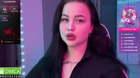 Mia online show from January 2025 09:25:02 PM