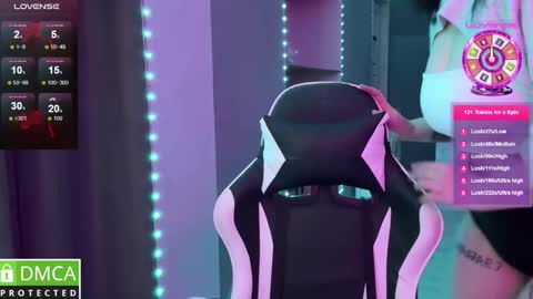 Mia online show from January 2025 09:17:02 PM