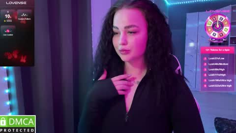 Mia online show from February 2025 10:00:01 PM