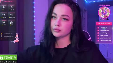 Mia online show from March 2025 08:31:01 PM