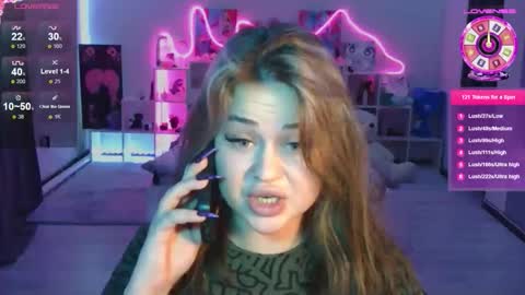 Mia online show from November 2025 03:55:02 PM