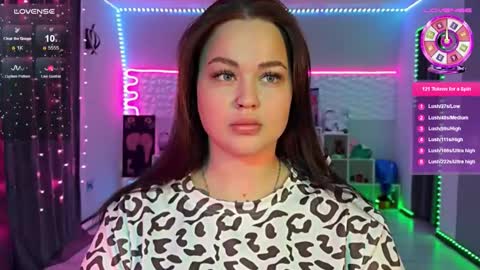 Mia online show from February 2026 11:08:02 PM