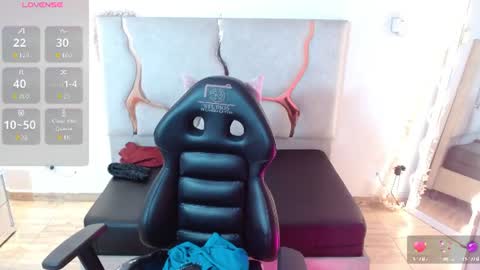 kolyn_tay online show from August 2026 07:06:01 PM