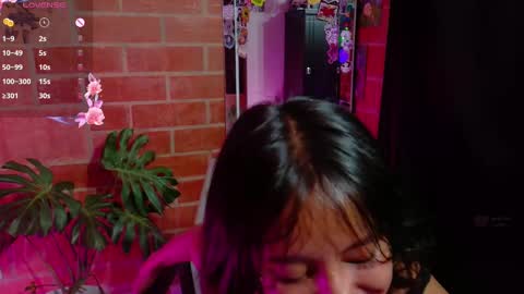 Snapshot of komatsu_ chatting on March 2025 10:26:01 PM  Komatsu Lilith online show from March 2025 10:26:01 PM