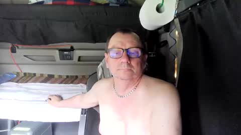Snapshot of komputer123456789 chatting on May 2026 07:48:01 AM Bogdan online show from May 2026 07:48:01 AM