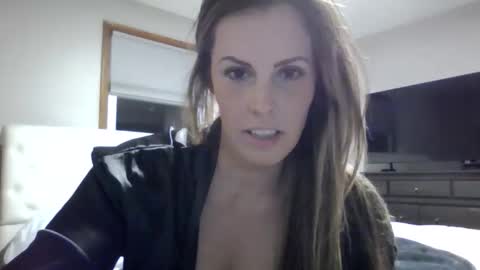 KoraLynn777 online show from October 2025 04:24:02 AM