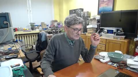 Snapshot of korek24hot chatting on October 2025 03:38:02 PM Korek online show from October 2025 03:38:02 PM