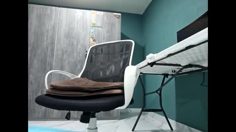 Snapshot of koto420 chatting on January 2025 02:37:02 AM Koto Bombon online show from January 2025 02:37:02 AM