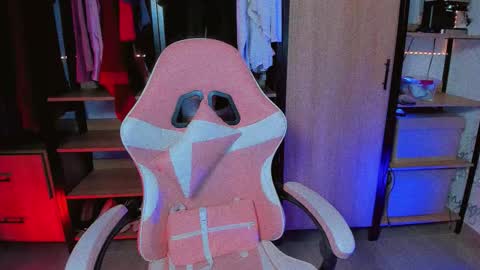 Khloe online show from December 2025 01:46:02 AM