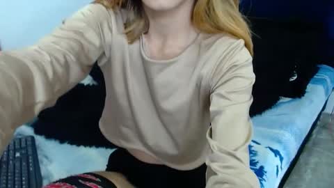 kratos_and_afrodita online show from January 2026 12:04:02 AM