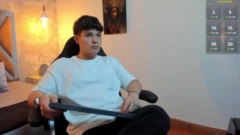 Snapshot of kraven_lust chatting on May 2026 03:01:02 AM Kraven online show from May 2026 03:01:02 AM
