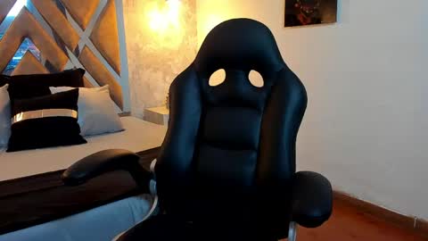 Snapshot of kraven_lust chatting on May 2026 03:03:02 AM Kraven online show from May 2026 03:03:02 AM