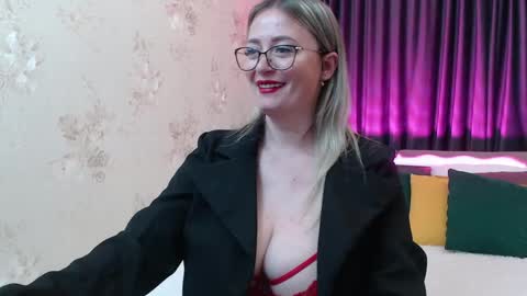 Snapshot of kriiskiss chatting on May 2026 01:49:02 PM Kriss online show from May 2026 01:49:02 PM