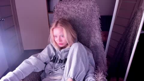 kris_grant online show from January 2025 01:36:02 PM