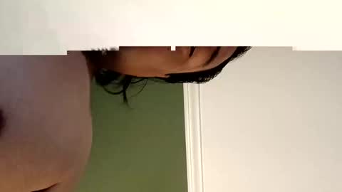 Snapshot of kriscalles260328 chatting on November 2025 09:30:01 AM kriscalles260328 online show from November 2025 09:30:01 AM