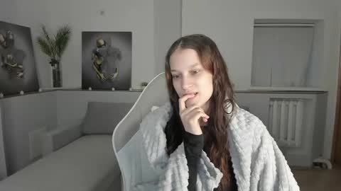 krisdoeil online show from February 2026 02:10:02 AM