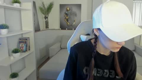Snapshot of krisdoeill chatting on April 2026 02:22:02 AM krisdoeill online show from April 2026 02:22:02 AM