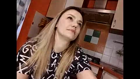 Snapshot of krisssexi chatting on January 2025 07:10:02 AM KrissSexi online show from January 2025 07:10:02 AM